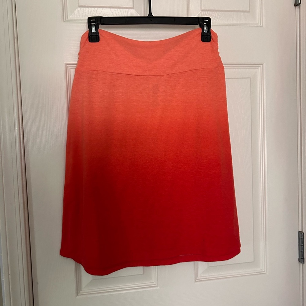 Orange ombre skirt with a stretchy waistband #orange